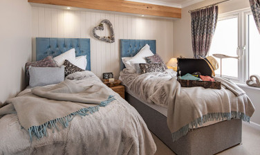 Lisett Alaska lodge two bed bedroom